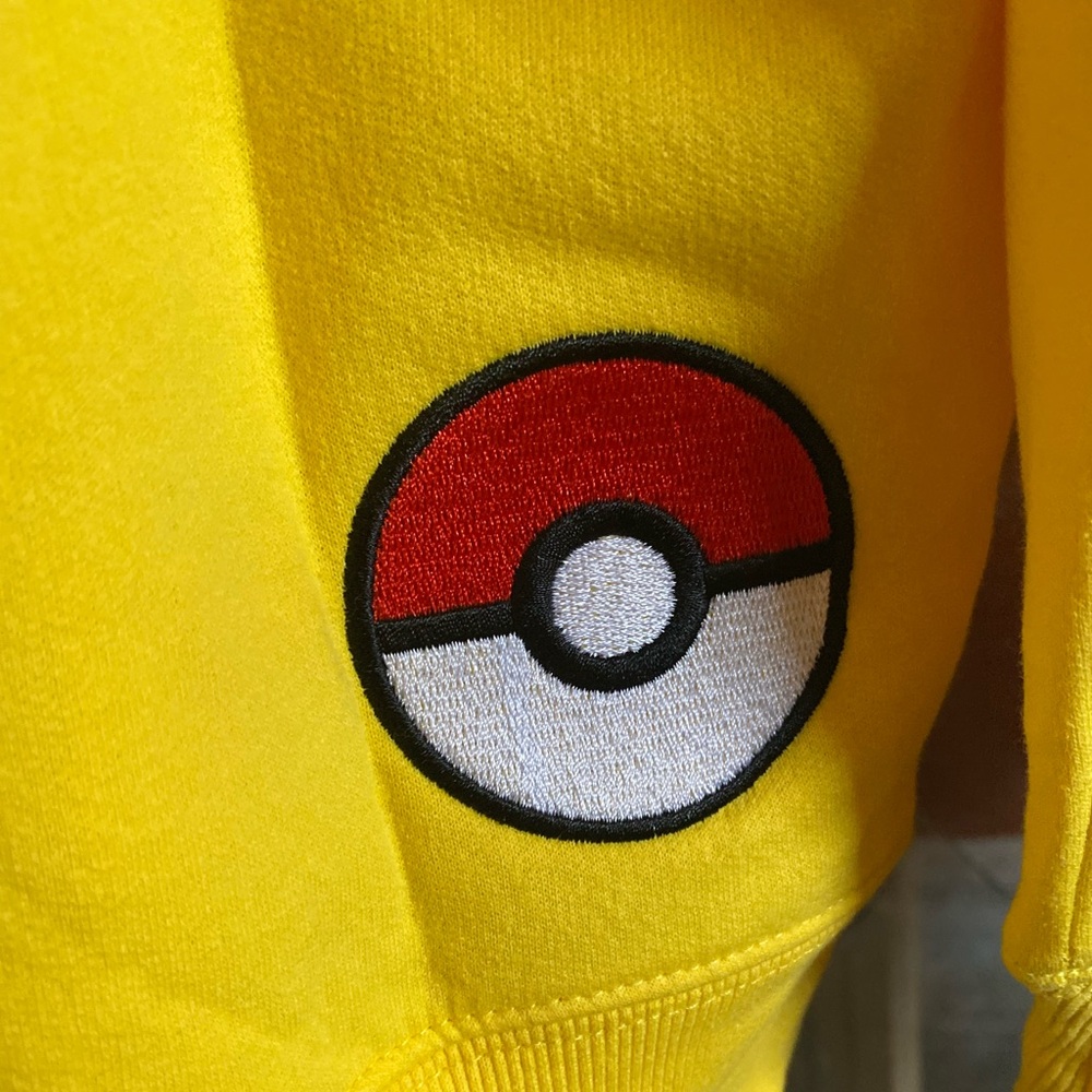 Pokemon Pikachu Character Hooded Sweatshirt - Yellow S (6/7) NWT - Picture 7 of 11